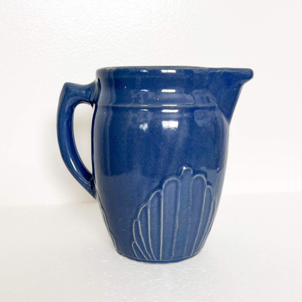 Vtg 1930s Monmouth Western Stoneware Pitcher Blue Art Deco scallop shell pattern